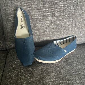 TOMS Women's Dark Blue Alpargata Canvas Loafers